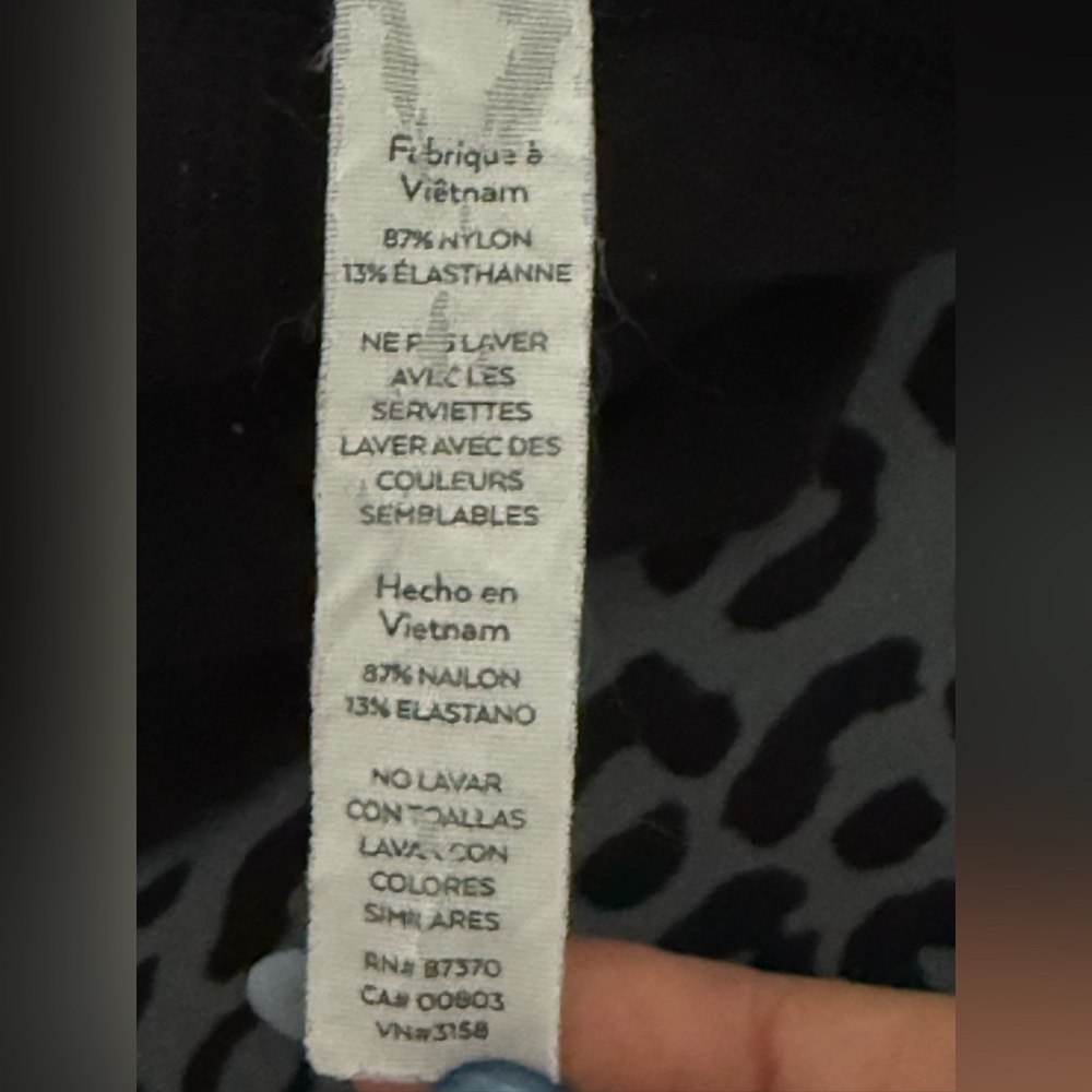 ALO Leggings Medium compression 87% Nylon 13% Elastane Size XS with a 25” inseam - Picture 6 of 7